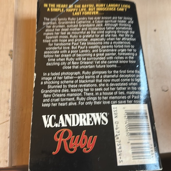 V.C. Andrews Book Set - Ruby, Pearl in the Mist, All That Glitters - Picture 3 of 10